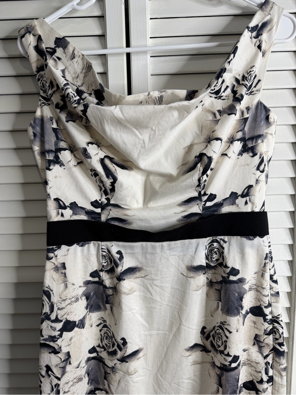 Black Halo Floral Sheath Dress • Sleeveless • Classic Fit & Flare Silhouette - Picture 11 of 12